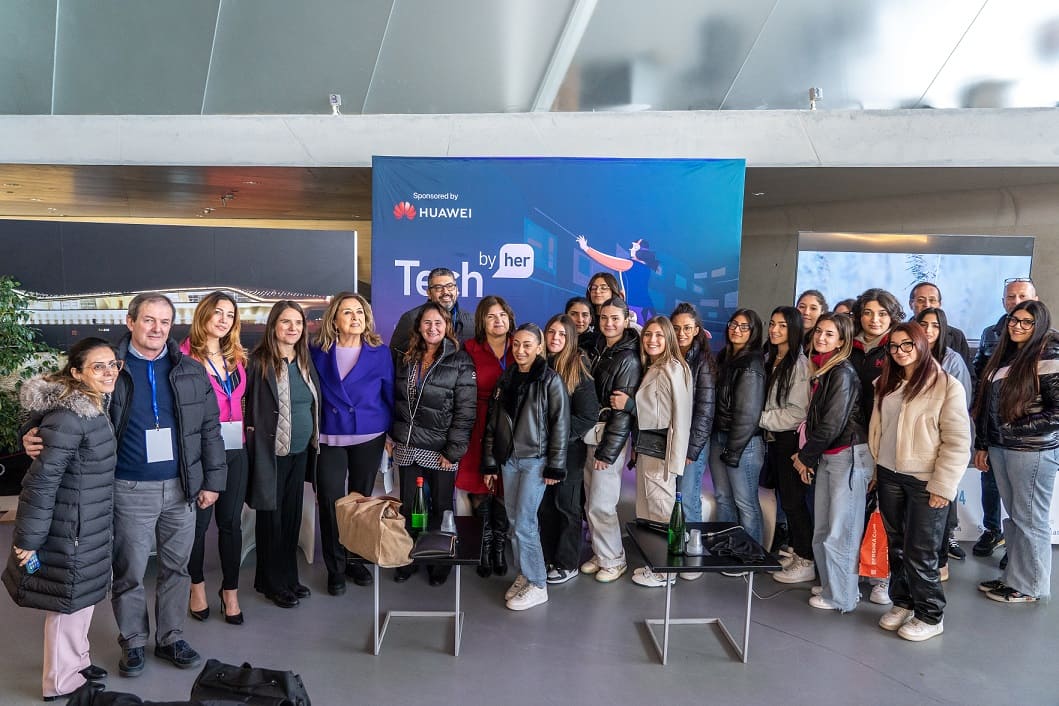 Unisciti all'evento Huawei per celebrare la leadership femminile e l'innovazione tecnologica il 6 giugno al Lloyd’s Baia Hotel.