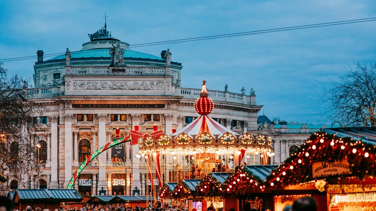 Le agenzie segnalano un rallentamento nelle vendite dei pacchetti vacanze per le festività di fine anno, con una clientela in calo.