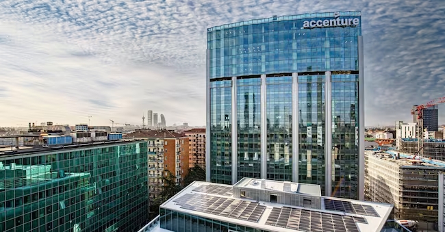 Accenture punta su tecnologia e formazione: 4mila nuove assunzioni in Italia per il 2025, focus su AI, cloud e soft skills.