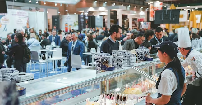 Al Sigep World 2025, focus su gelato, pasticceria, pizza e caffè. Sostenibilità, innovazione e gusto protagonisti.