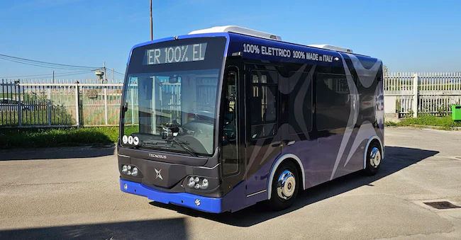 Tecnobus e May Mobility collaborano per sviluppare minibus elettrici a guida autonoma per il trasporto urbano.